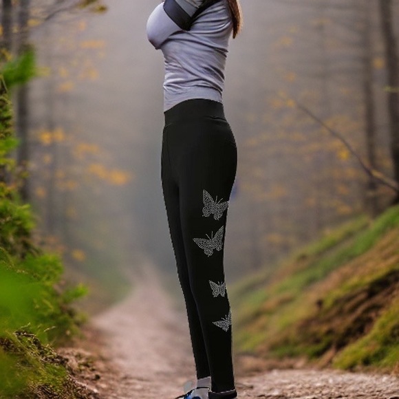 Butterfly Rhinestone Leggings - Picture 3 of 6